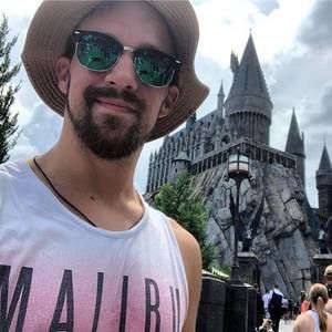 Meet your Posher, Chris